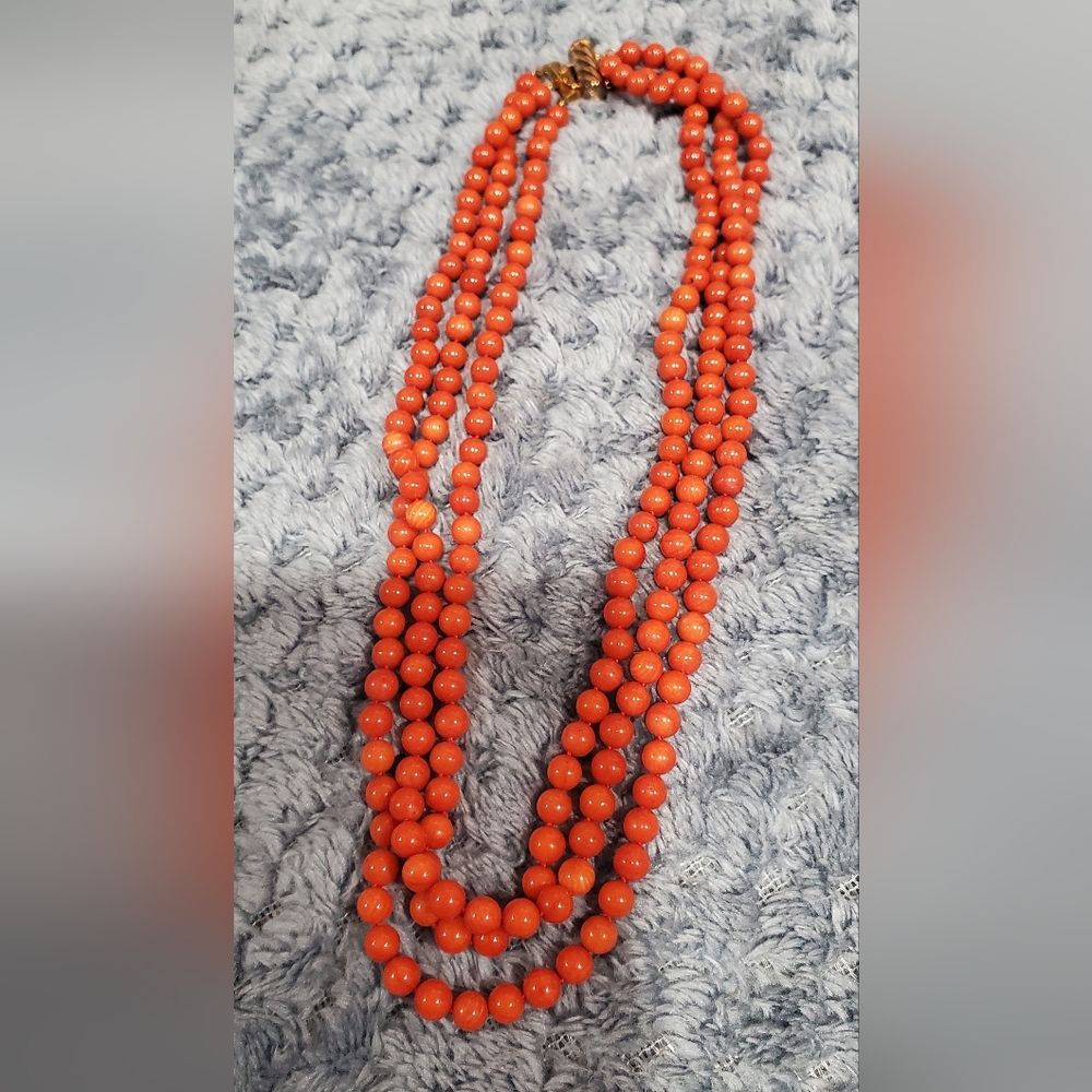 Red bead necklace